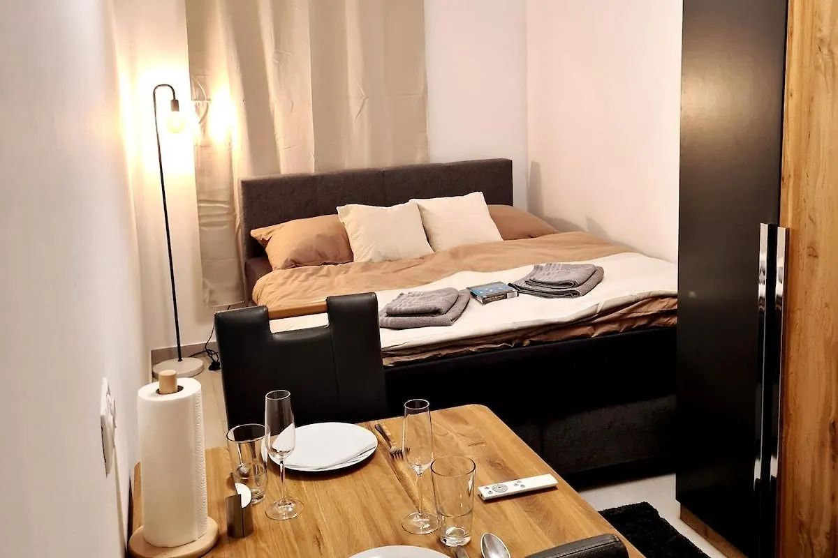 Bright And Quiet City Apartment Near Schoenbrunn Vienna