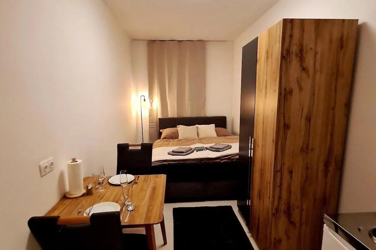 Bright And Quiet City Apartment Near Schoenbrunn Vienna
