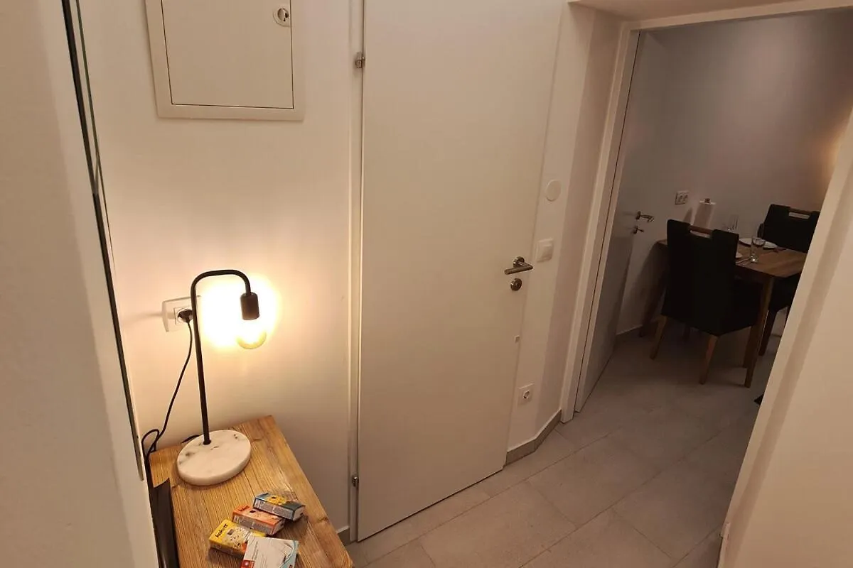 Bright And Quiet City Apartment Near Schoenbrunn Vienna