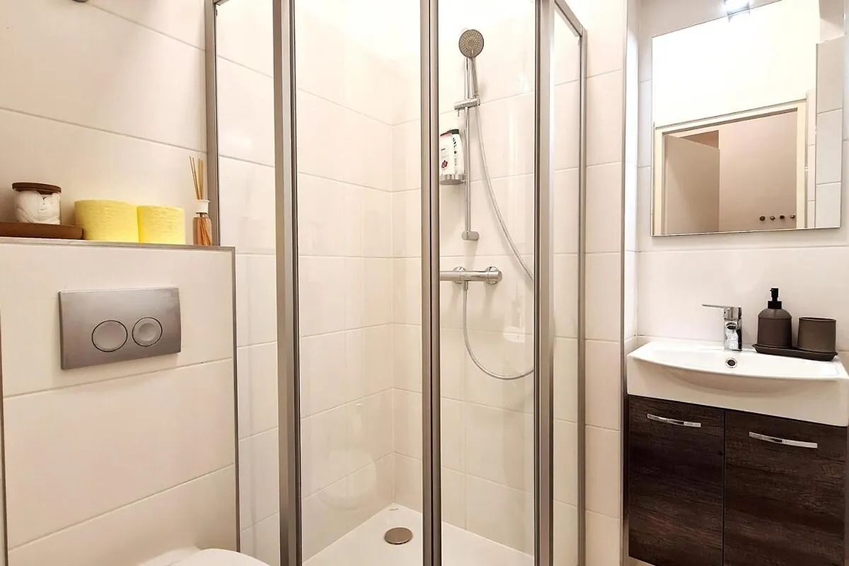 Bright And Quiet City Apartment Near Schoenbrunn Vienna